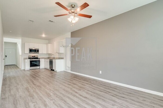 Foto del edificio - $1630! 3 Bed 2 1/2 Bath home in FORT WORTH!