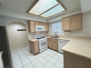 Building Photo - 525 Indian Princess Dr