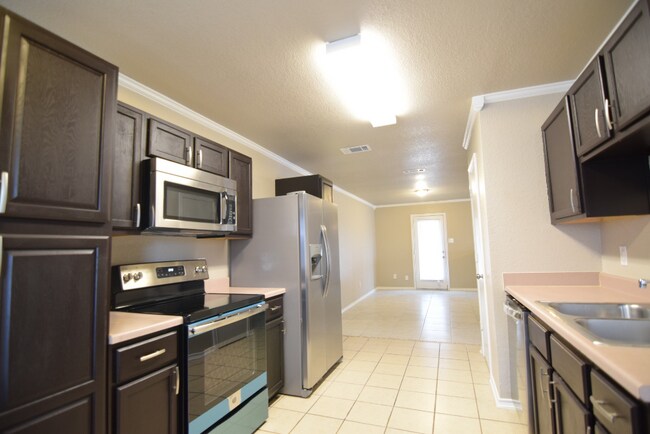 Foto del edificio - 3307 Driftwood Dr