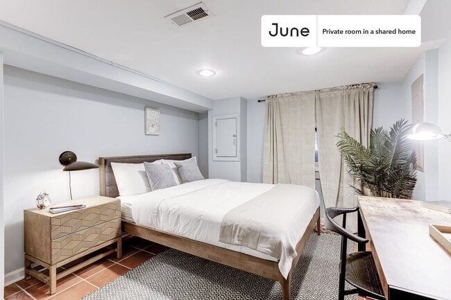Private bedroom in 5 bed/3.5 bath Home - Private bedroom in 5 bed/3.5 bath Home