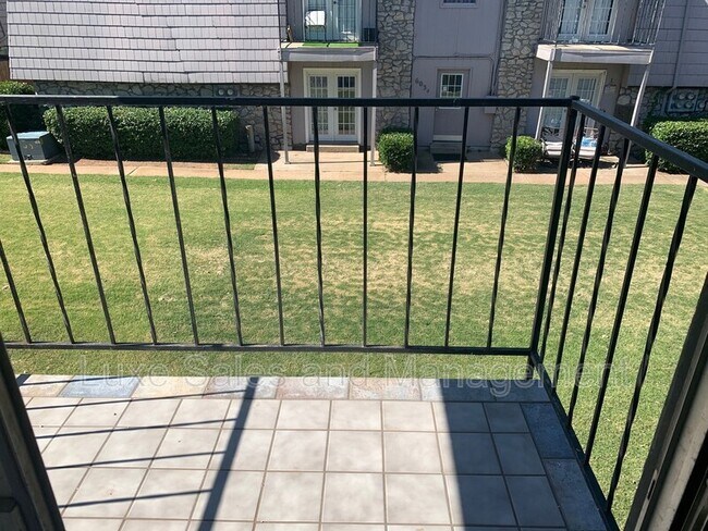 Foto del edificio - 6036 NW Expressway