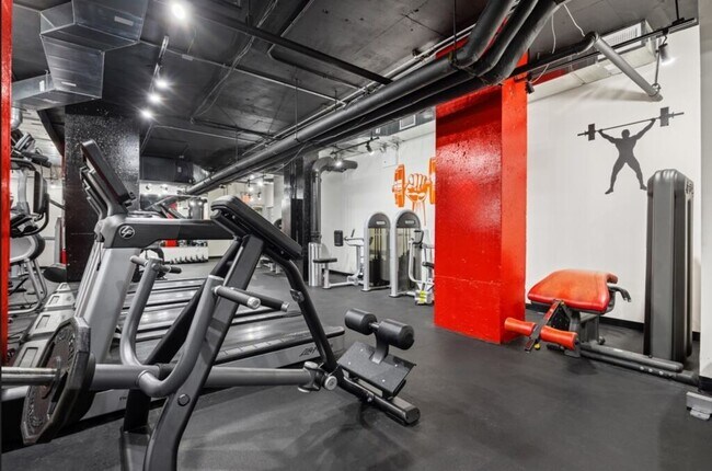 Photo - 104-40 Queens Blvd House