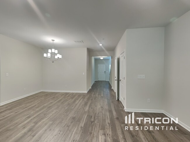 Foto del edificio - 196 Chapelcrest Ln