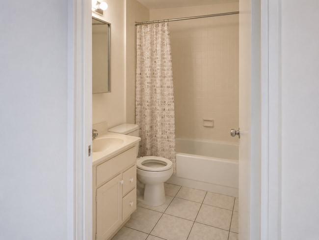 Building Photo - Bright Studio Near Longwood | Heat & Hot Water Included