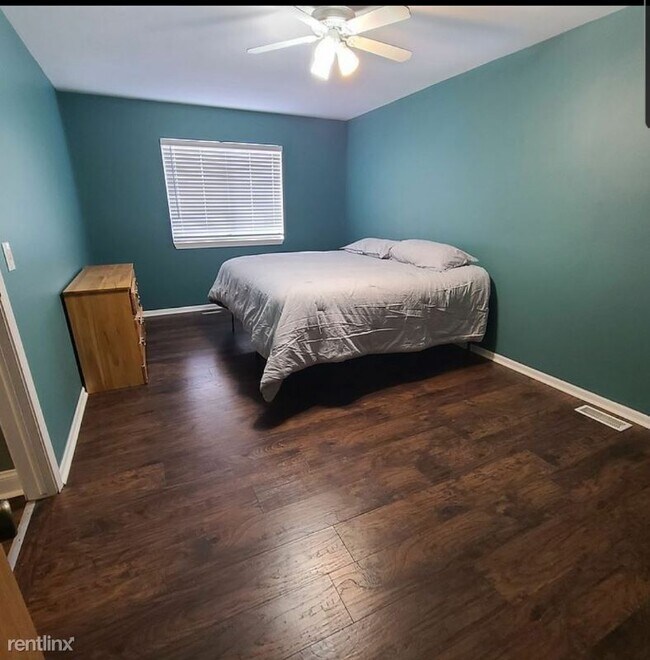 Building Photo - 2 br, 2 bath Condo - 50032 S. Jimmy Crt.