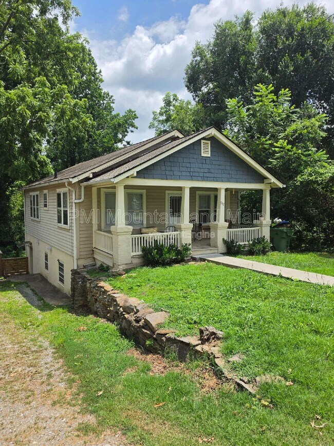 Foto del edificio - 617 Brookshire St