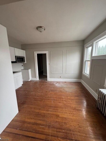 Building Photo - 854 Pennington St