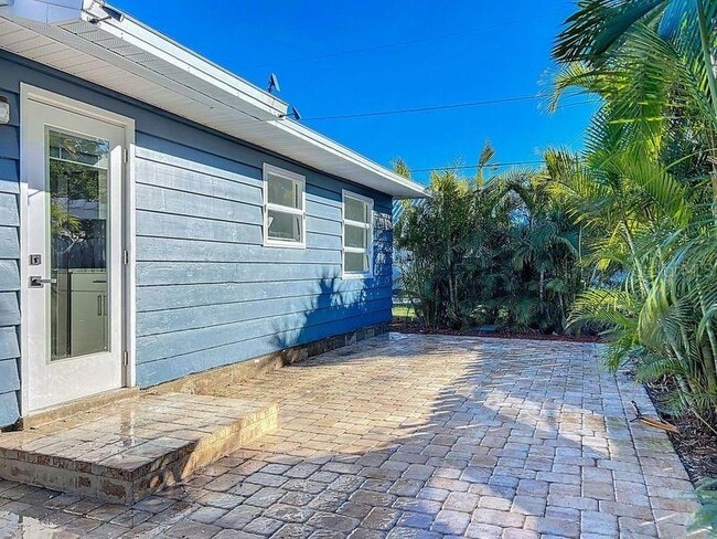 Building Photo - 1688 Bahia Vista St