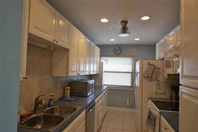 Foto del edificio - 1712 Suffolk Dr