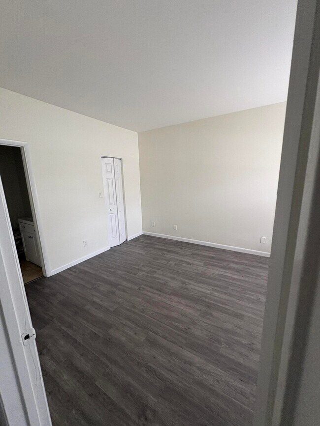 Building Photo - 640 Cypress Club Way