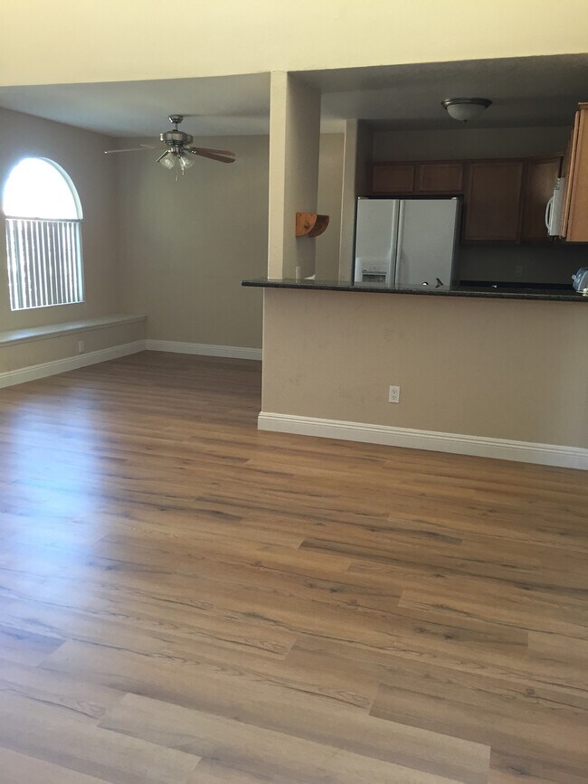 Foto del edificio - 9325 W Desert Inn Rd