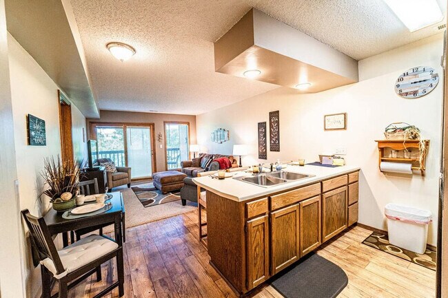 Foto del edificio - 5 Chandler Ln