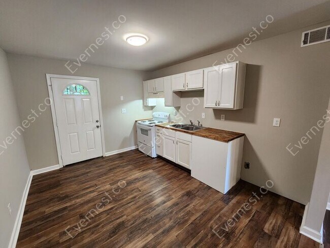 Foto del edificio - 527 Evergreen Terrace