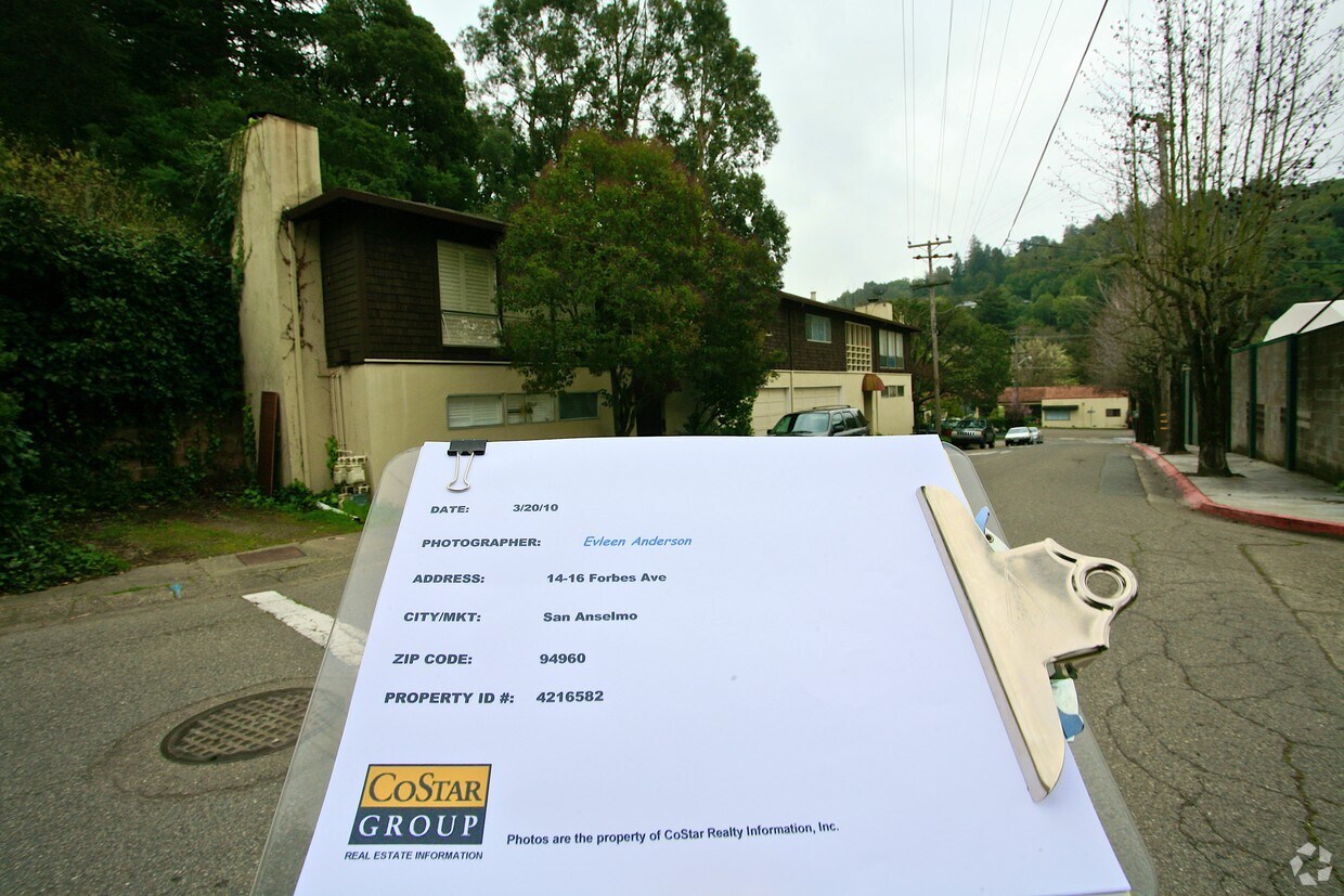 Foto del edificio - 14-16 Forbes Ave