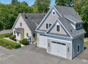 Building Photo - 117 Great Rd