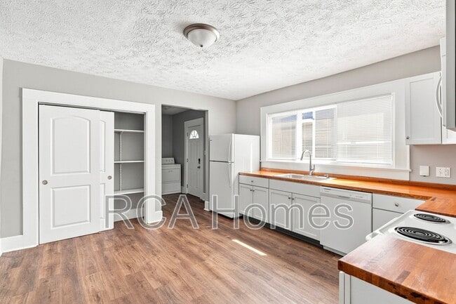 Photo - 1036 Nelson Avenue House
