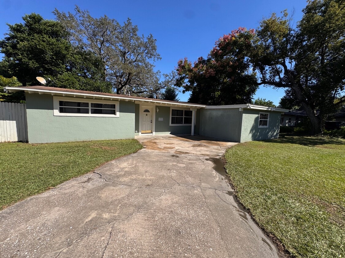 Front - 2429 Sandy Ln