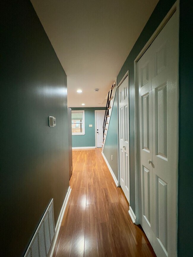 Foto del edificio - Charming 2 Bedroom/1 Bathroom Townhome in Dundalk, MD!