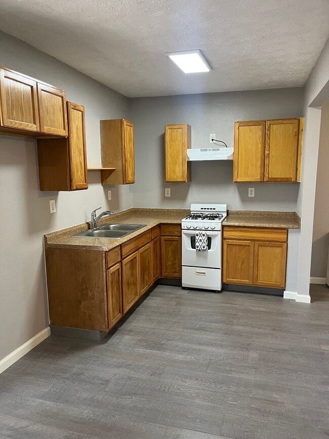 Building Photo - 27763 Crestview Rd