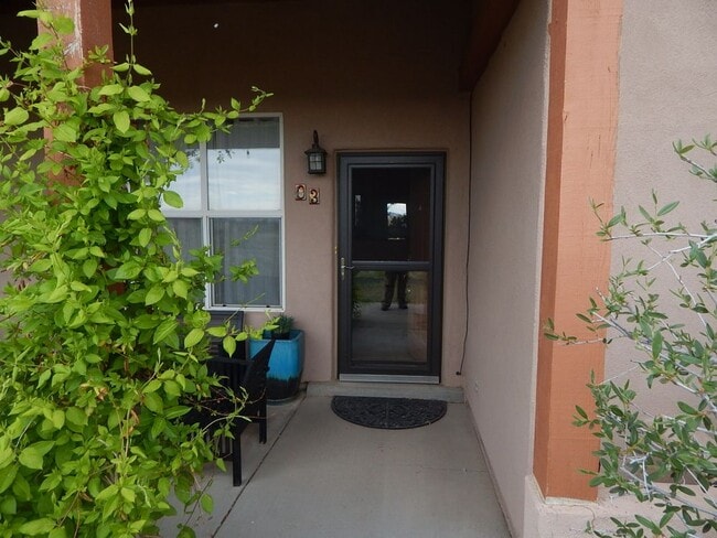 Building Photo - 3 Placita Lucinda