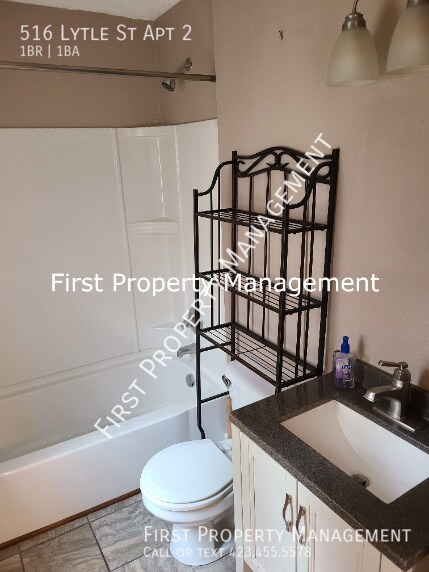 Building Photo - 516 Lytle St