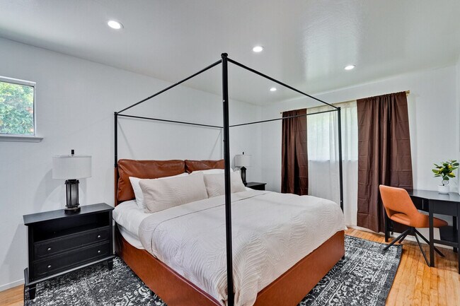 Foto del edificio - 771 Century Dr