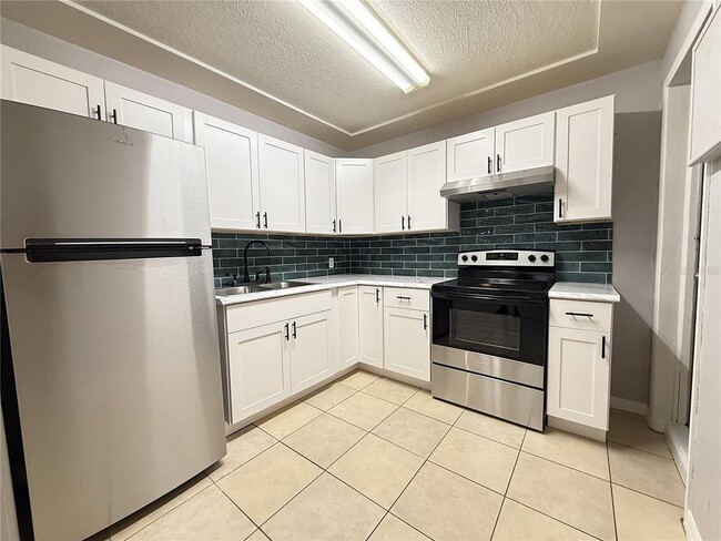 Building Photo - 3022 W Walnut St