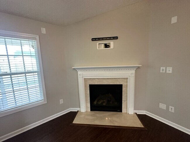 Foto del edificio - Stunning 4 Bed 2 Bath Raeford Home