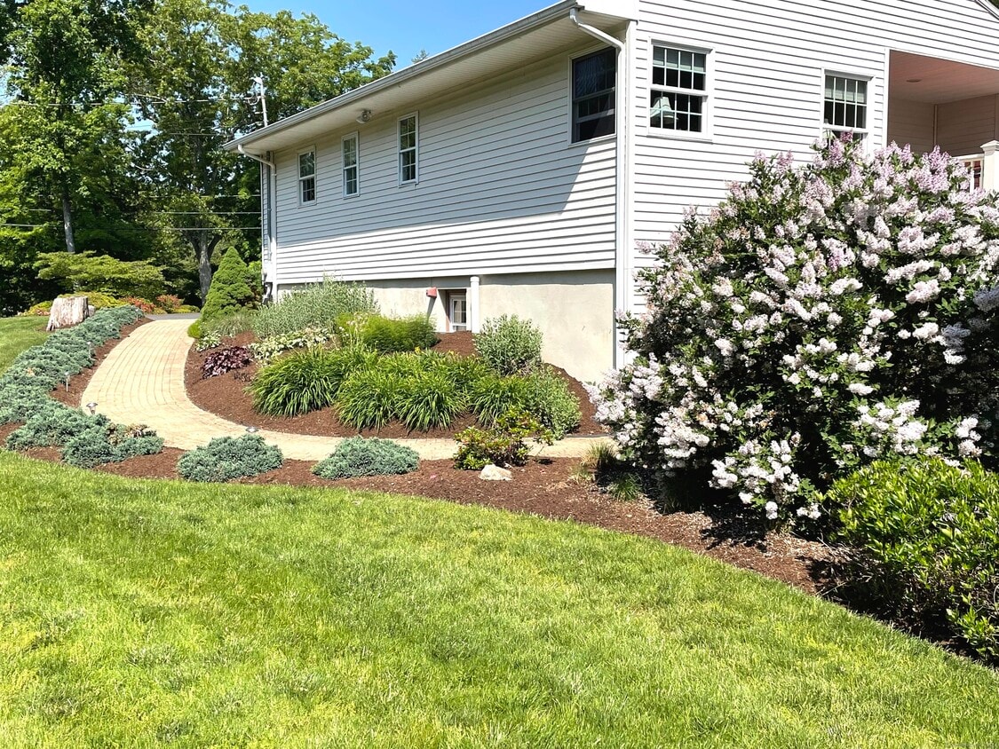 1975 Little Meadow Rd, Guilford, CT 06437 House Rental in Guilford