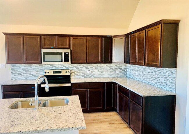 Foto del edificio - 808 Fallbrook Dr