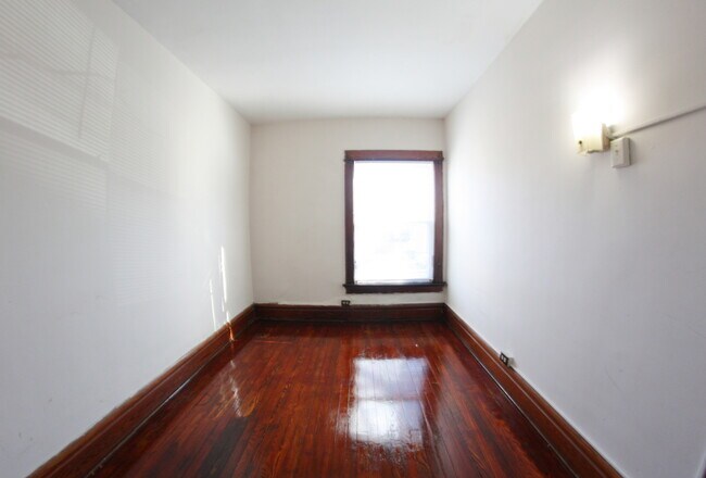 Foto del edificio - 2492 Summit St