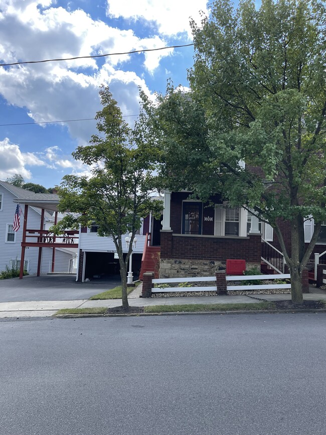 Building Photo - 2107 11th St