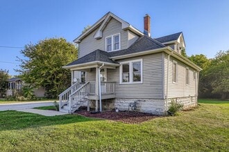 Building Photo - 16855 Sayre Ave