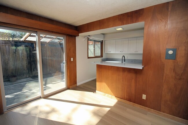 Photo - 3200-3236 SW Marigold St Apartment