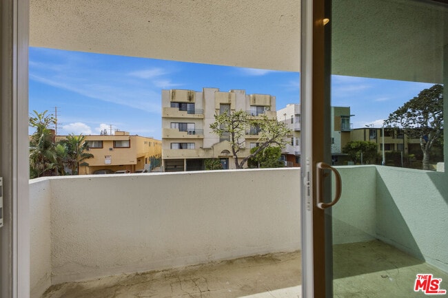 Building Photo - 1738 Colby Ave