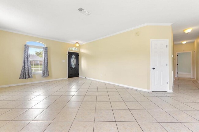 Building Photo - 11076 Pin Oak Dr