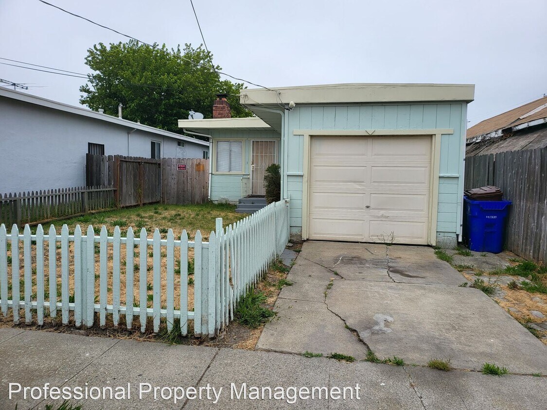 Foto principal - 2 br, 1 bath House - 2541 Downer Avenue