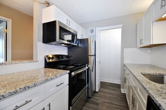 Building Photo - Residences of Troy Apartments - Troy, MI