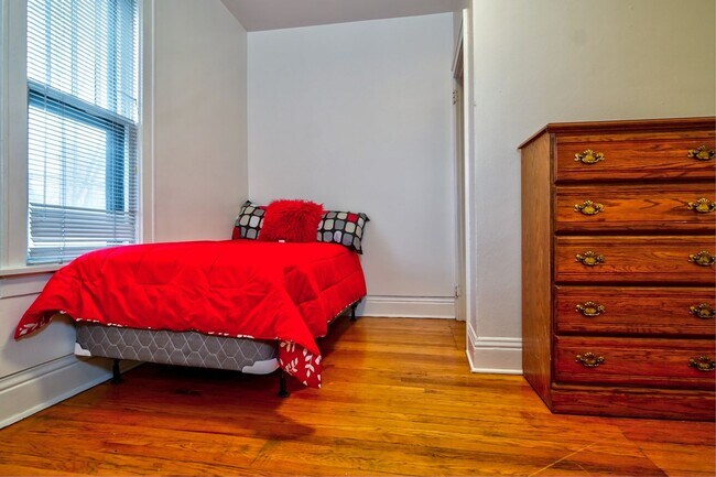 Foto del edificio - 212-214 N. Blount St.