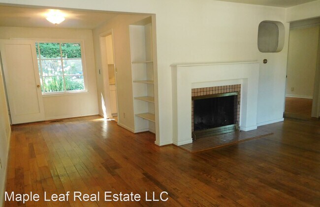 Foto del edificio - 3 br, 1 bath House - 16541 10th Ave NE