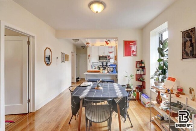 Foto del edificio - 3 bedroom in Queens NY 11385
