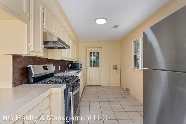 Foto del edificio - 3 br, 1 bath House - 3664 Greinwich Blvd