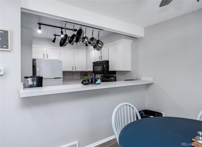 Building Photo - 2862 W Long Dr