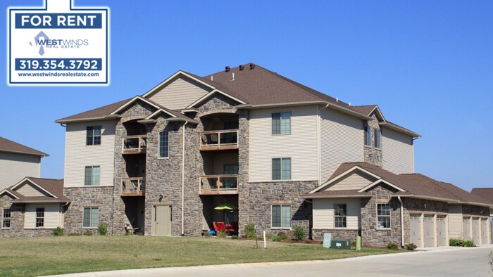 Foto principal - 545 Pond View Dr