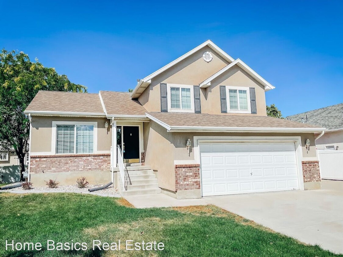 Primary Photo - 4 br, 3.5 bath House - 52 E Teal Court