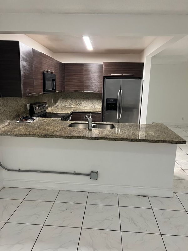 Foto del edificio - 5955 NW 25th Ct