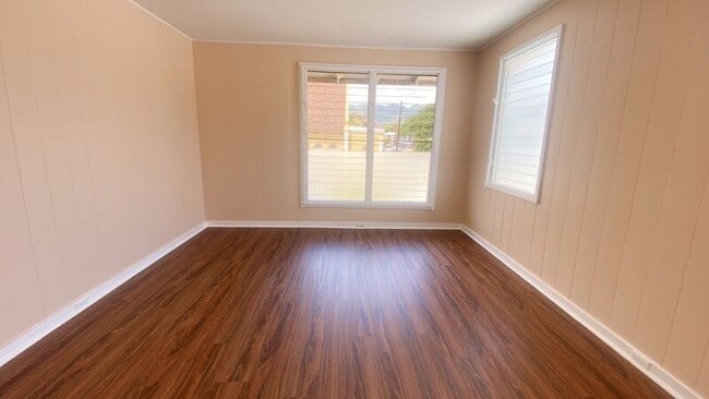 Building Photo - 1347 Palolo Ave