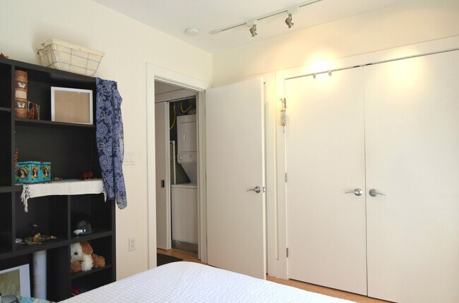 another set up of bedroom - 442 M St NW #2
