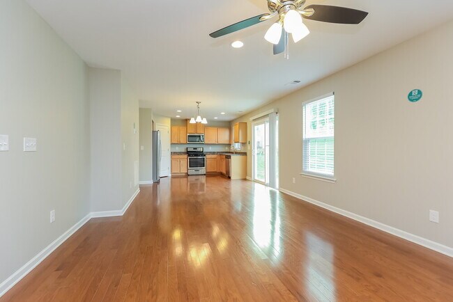 Foto del edificio - 408 Parmley Ln