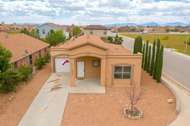 Building Photo - East El Paso 3 bed Refrig A/C next to Park!